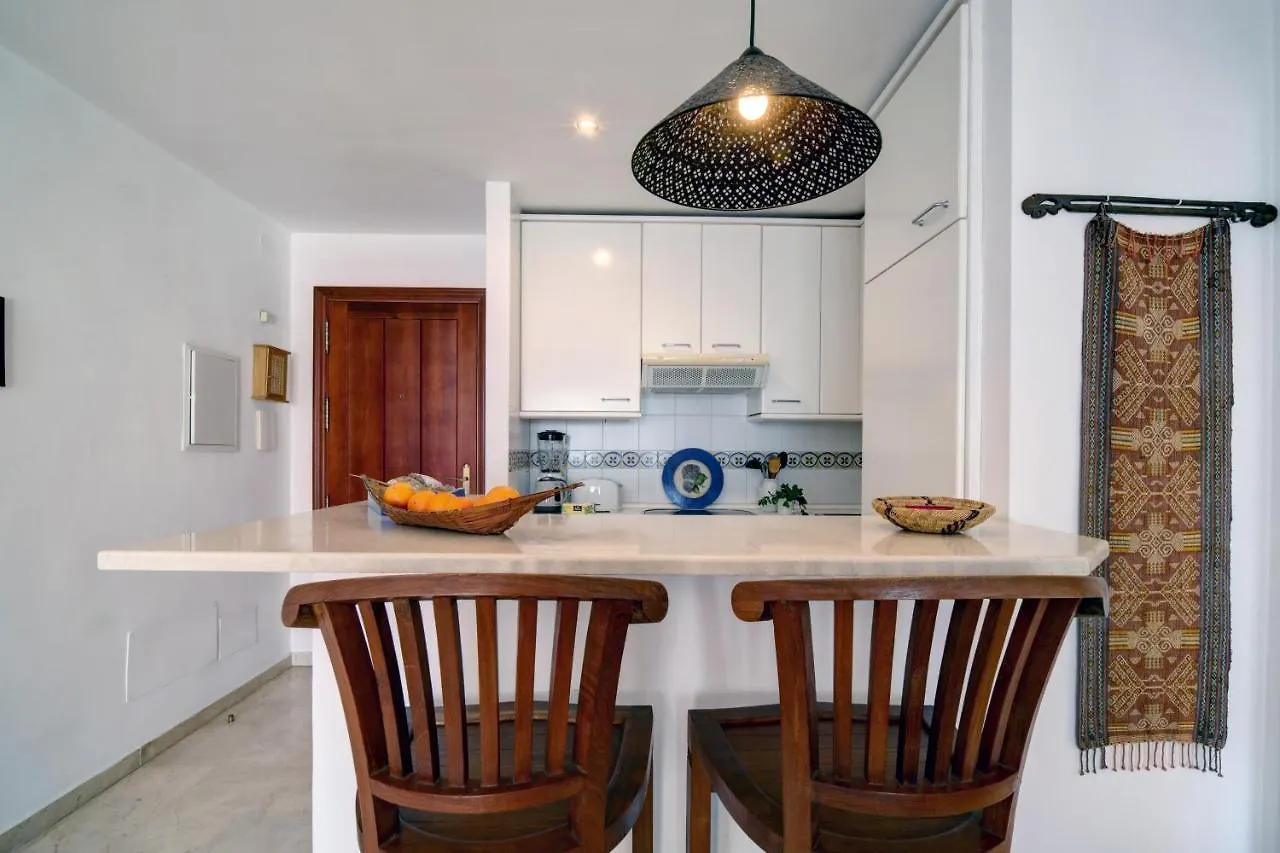 Exceptional Beachfront Complex With Pool In Costalita, Estepona 0*,  Espanha
