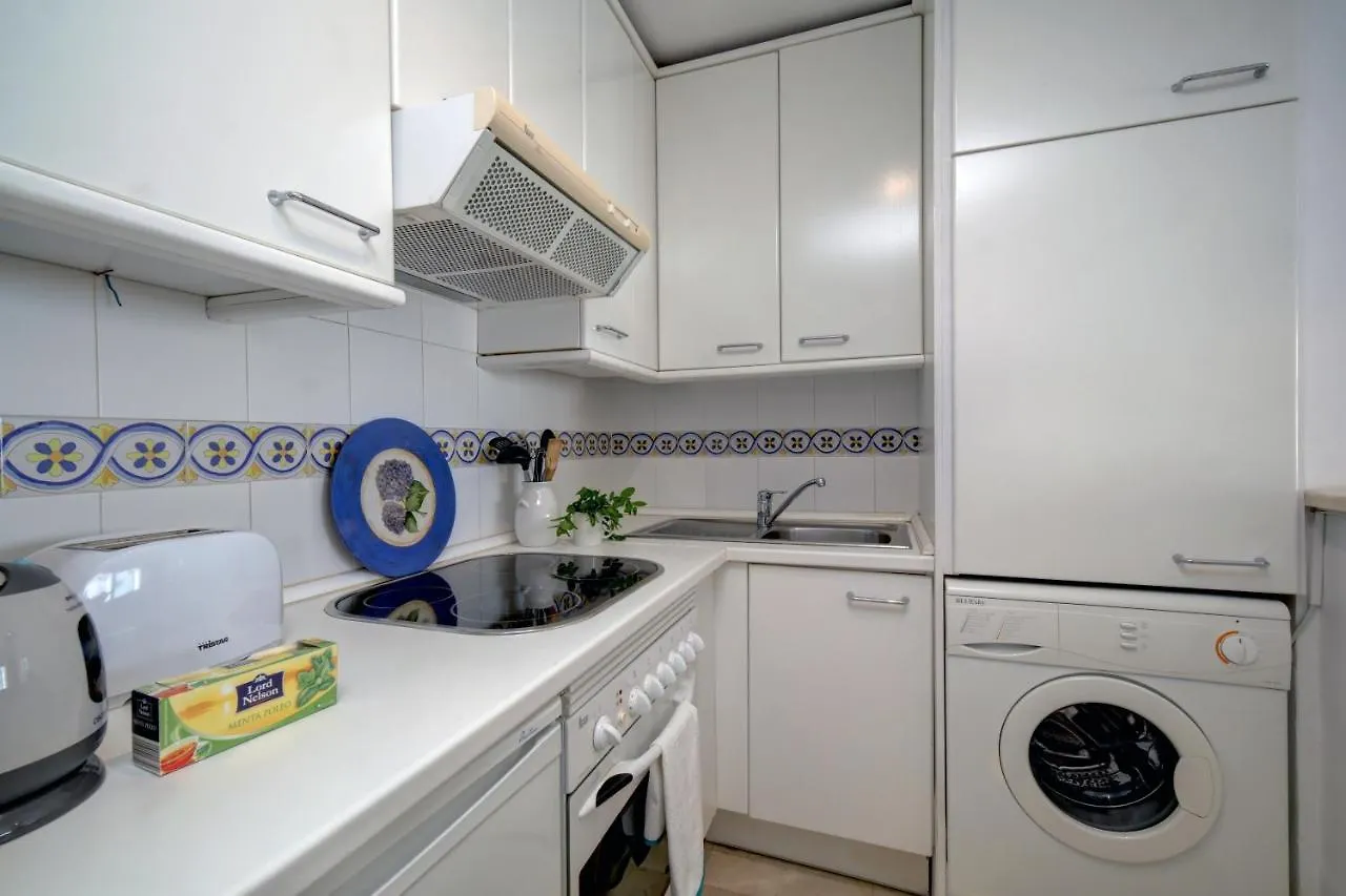 Apartment Exceptional Beachfront Complex With Pool In Costalita, Estepona Spain