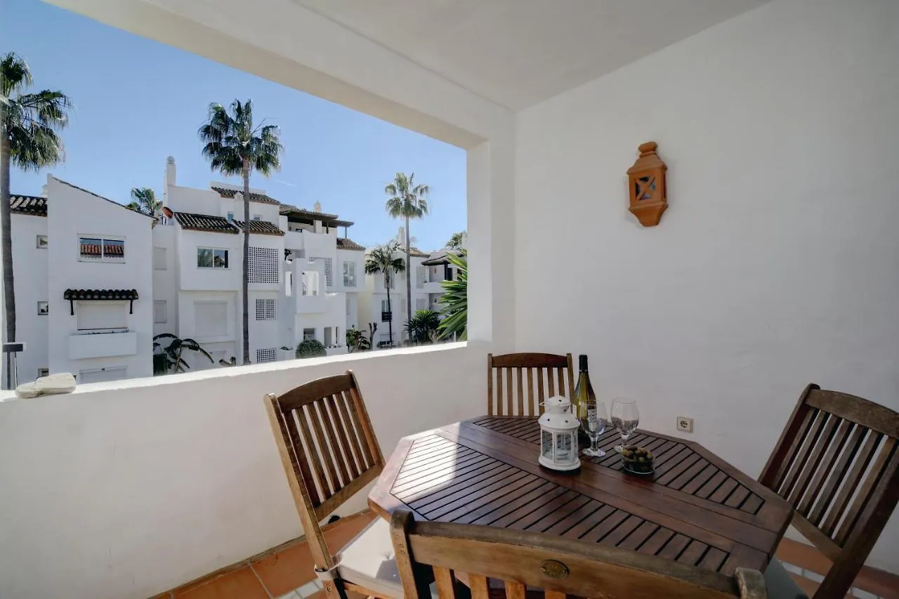 Exceptional Beachfront Complex With Pool In Costalita, Estepona Daire